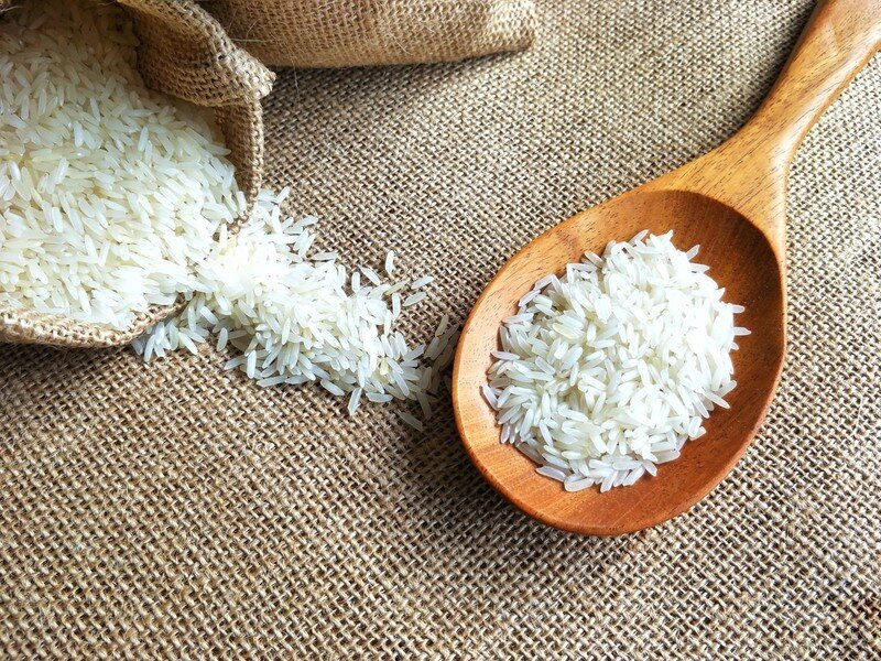 Mẹo giúp bạn phân biệt gạo thật và gạo giả